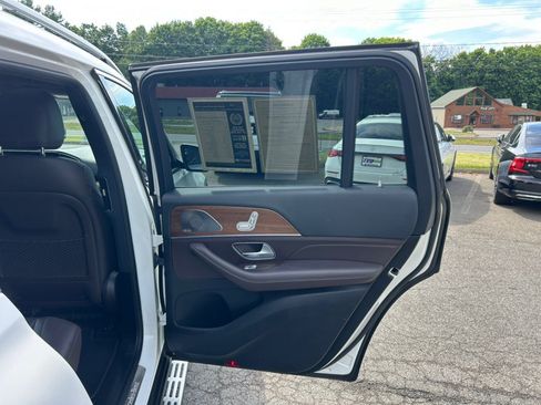 Used 2022 Mercedes-Benz GLS 450 4MATIC image 21
