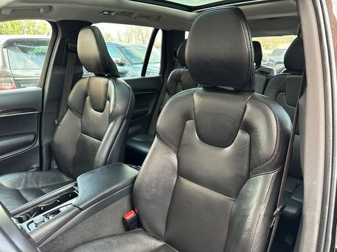 Used 2019 Volvo XC90 T6 Momentum w/ Advanced Package image 12