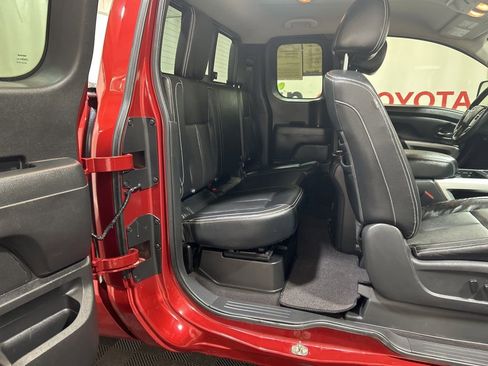Used 2017 Nissan Titan PRO-4X w/ Pro-4x Convenience Package image 13