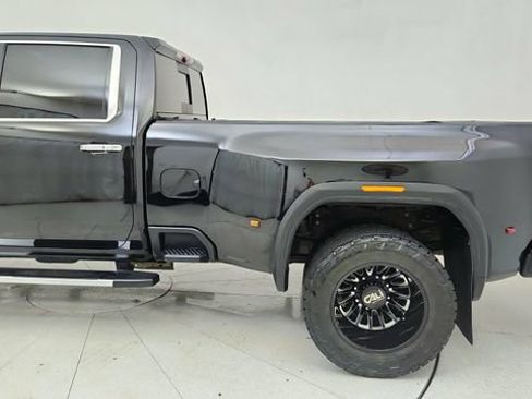 Used 2020 GMC Sierra 3500 Denali w/ Denali Ultimate Package image 10