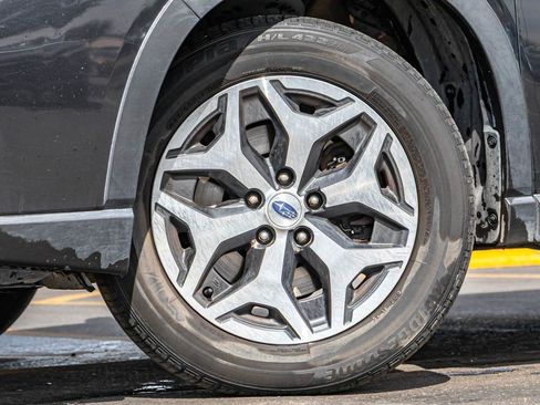 Used 2019 Subaru Forester Premium w/ All-Weather Package AWD/4WD image 6