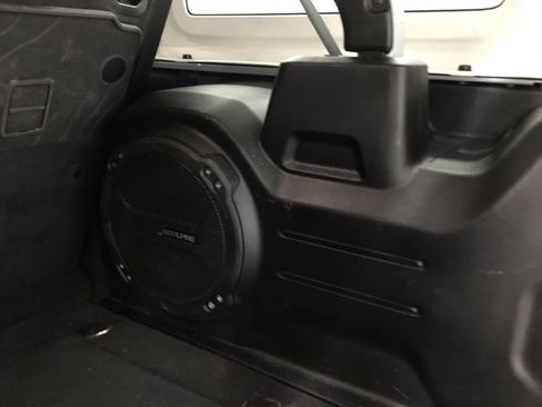 Used 2023 Jeep Wrangler Unlimited Rubicon w/ Cold Weather Group image 17