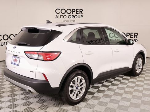 Used 2021 Ford Escape SE image 19