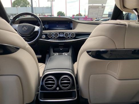Used 2017 Mercedes-Benz S 550 Sedan image 33
