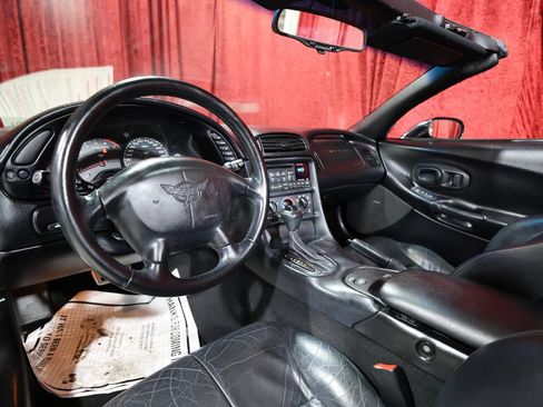Used 2002 Chevrolet Corvette Convertible RWD image 13