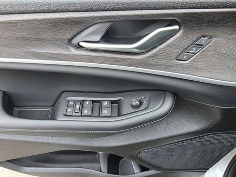 New 2025 Jeep Grand Cherokee L Limited w/ Trailer Tow Package image 12