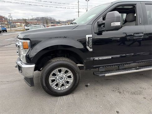 Used 2022 Ford F350 XLT w/ XLT Value Package image 8