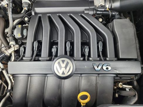 Used 2018 Volkswagen Atlas SE image 32