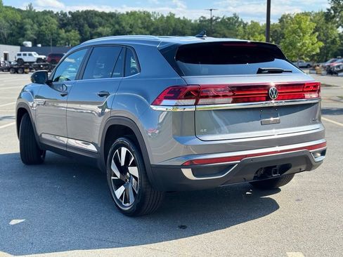 Used 2024 Volkswagen Atlas Cross Sport SE AWD/4WD image 4