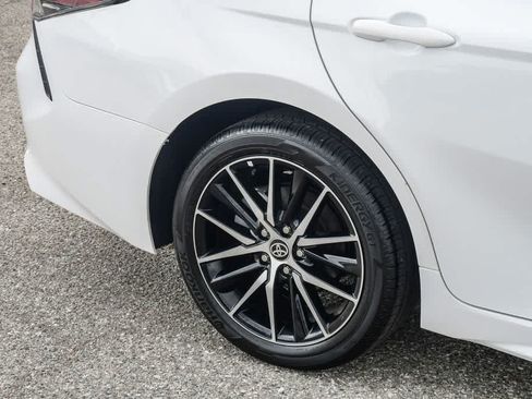 Used 2023 Toyota Camry SE FWD image 10