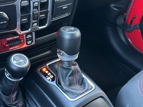 Used 2021 Jeep Wrangler Unlimited Rubicon image 34