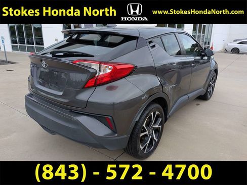 Used 2021 Toyota C-HR LE FWD image 3