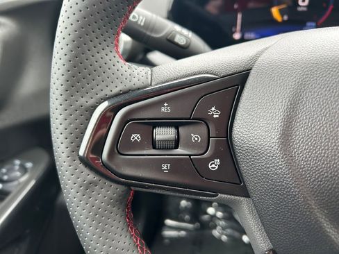 Used 2026 Chevrolet Trax RS w/ Sunroof Package image 12