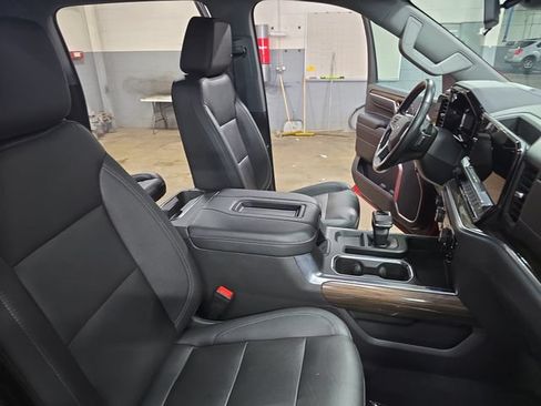 Used 2022 Chevrolet Silverado 1500 LT Trail Boss w/ LT Trail Boss Premium Package AWD/4WD image 12