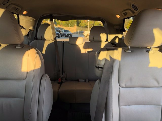Used 2018 Toyota Sienna XLE FWD image 14