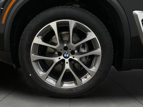 New 2026 BMW X5 xDrive40i w/ Premium Package AWD/4WD image 14
