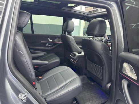 Used 2021 Mercedes-Benz GLS 450 4MATIC image 32