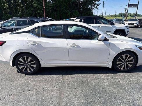 Used 2020 Nissan Sentra SV w/ SV Premium Package FWD image 6