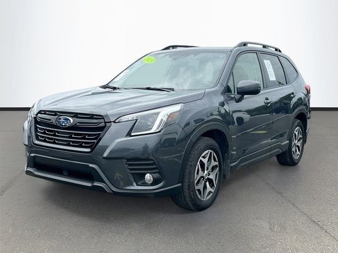 Used 2023 Subaru Forester Premium AWD/4WD image 3