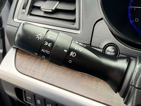 Used 2016 Subaru Outback 2.5i Limited AWD/4WD image 30