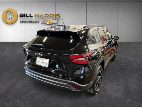 New 2026 Chevrolet Trax LT w/ Driver Confidence Package FWD image 2