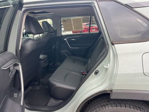 Used 2021 Toyota RAV4 XLE Premium image 29
