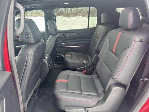 Used 2024 Chevrolet Traverse RS image 26