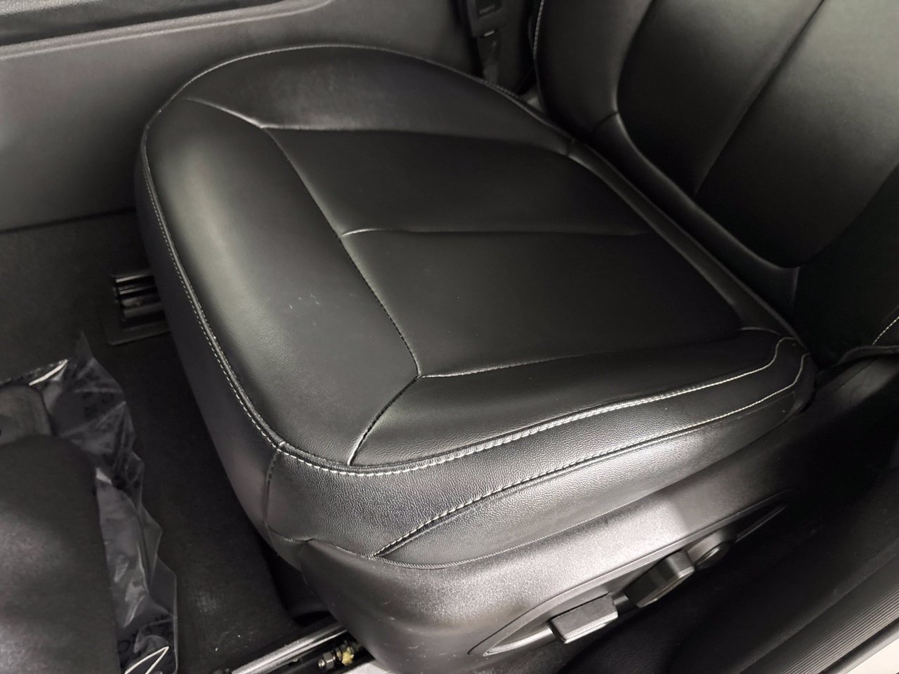 Used 2023 Jeep Grand Cherokee Limited AWD/4WD image 16