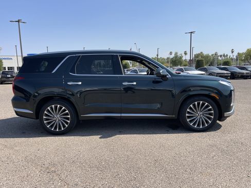 Used 2023 Hyundai Palisade Calligraphy w/ Cargo Package AWD/4WD image 6