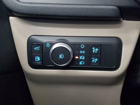 Used 2020 Ford Escape Titanium image 29