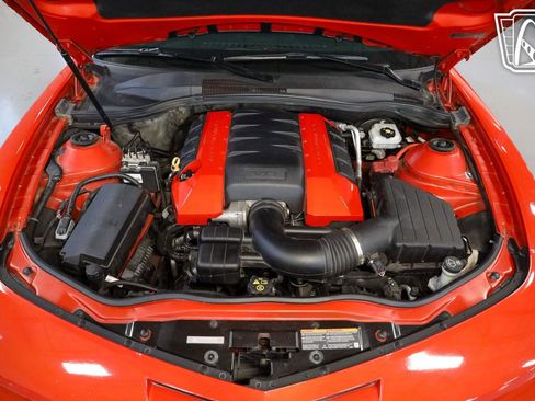 Used 2010 Chevrolet Camaro SS w/ LPO, Ground Effects Package image 2