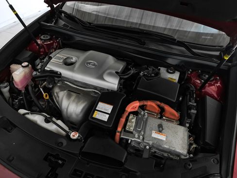 Used 2018 Lexus ES 300h w/ Luxury Package image 40