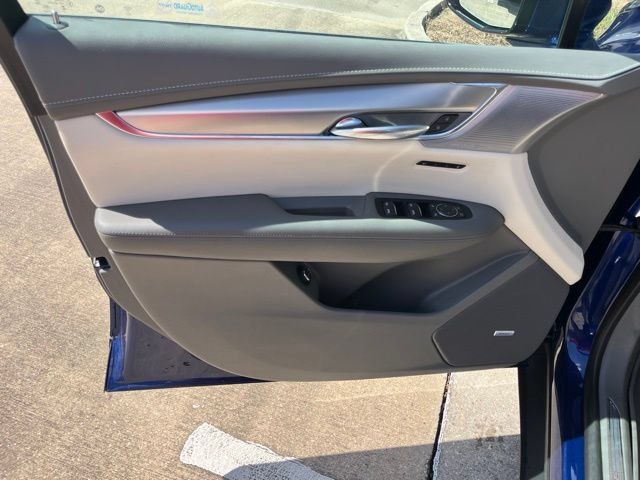 Used 2023 Cadillac XT5 Premium Luxury w/ Technology Package FWD image 13