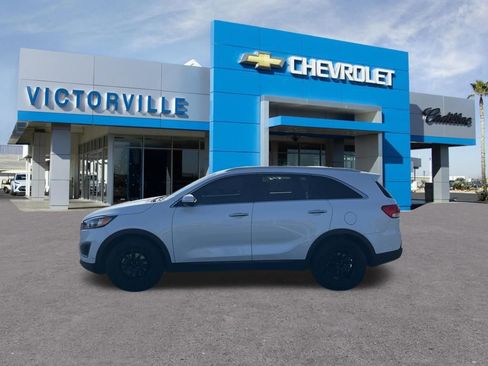 Used 2017 Kia Sorento LX FWD image 8