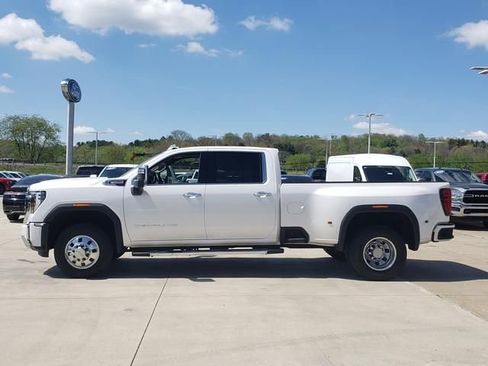 Used 2025 GMC Sierra 3500 Denali w/ Denali Reserve Package AWD/4WD image 5
