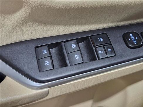 Used 2017 Toyota Camry LE FWD image 10