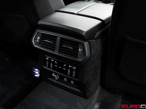 Used 2024 Lamborghini Urus Performante AWD/4WD image 48