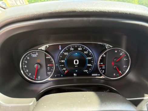 Used 2019 GMC Acadia Denali w/ Technology Package AWD/4WD image 17