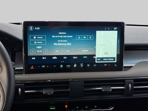 Used 2026 Lincoln Corsair Premiere image 11