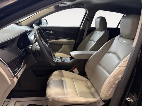 Certified 2023 Cadillac XT4 Luxury w/ Cold Weather Package image 7