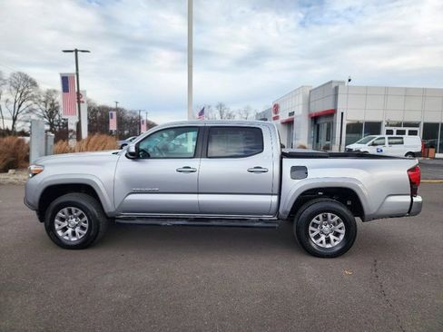 Used 2018 Toyota Tacoma SR5 image 4