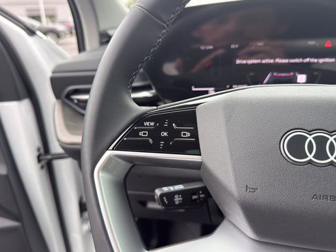 Used 2025 Audi Q5 Premium w/ Convenience Package image 19