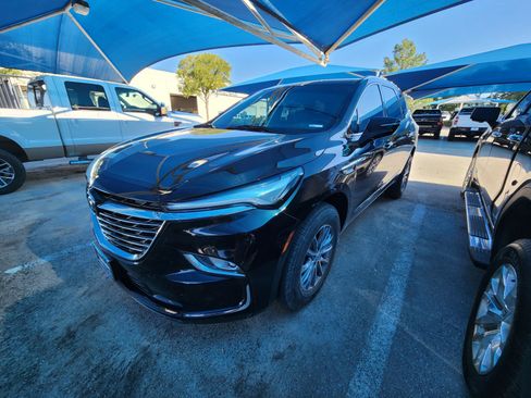 Used 2024 Buick Enclave Essence w/ Technology Package FWD image 2
