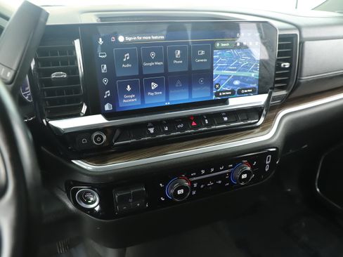 Used 2025 Chevrolet Silverado 2500 LT w/ Convenience Package image 16