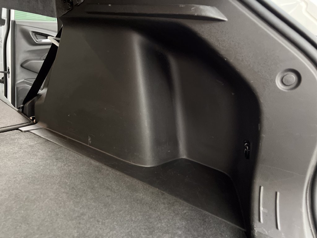 Used 2025 Chevrolet Trax LT FWD image 38