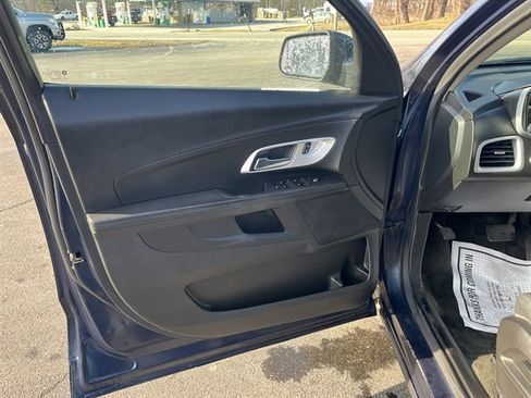 Used 2017 Chevrolet Equinox LT w/ Convenience Package image 16