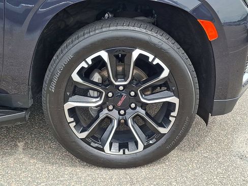 Used 2023 GMC Yukon Denali AWD/4WD image 11