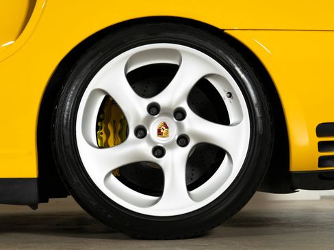 Used 2003 Porsche 911 GT2 RWD image 33