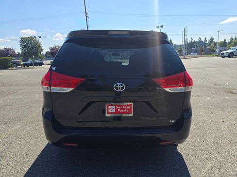Used 2014 Toyota Sienna LE FWD image 4