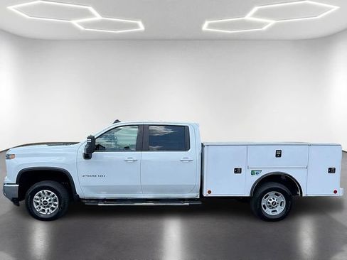 Used 2025 Chevrolet Silverado 2500 LT w/ Convenience Package AWD/4WD image 9